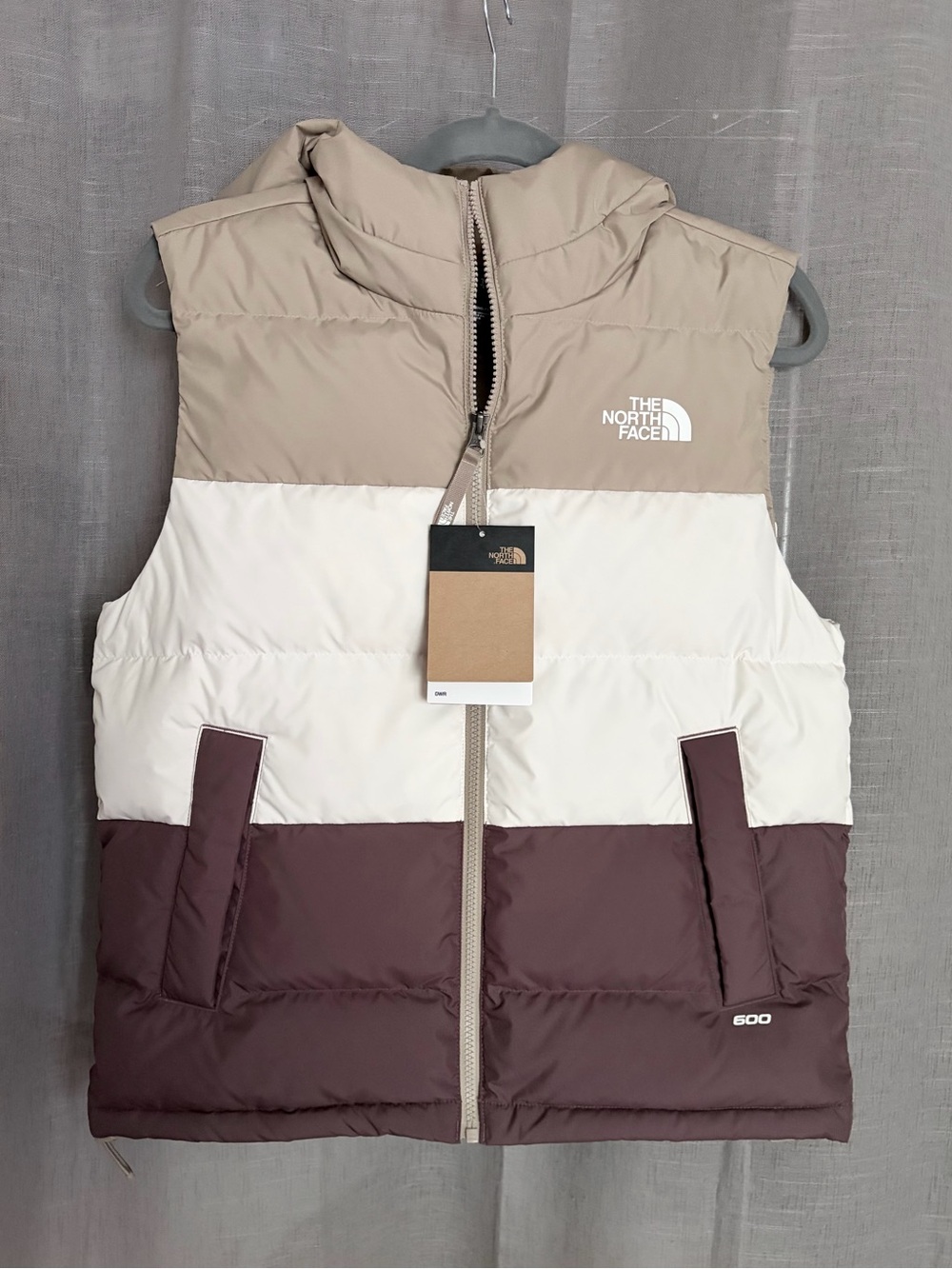 The North Face Frost Fall Vest NWT XS, Mushroom Grey and White